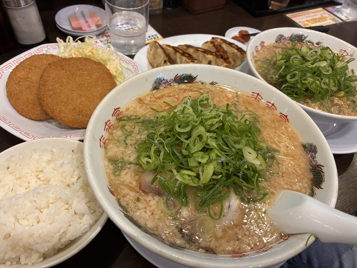 こおり tweet media