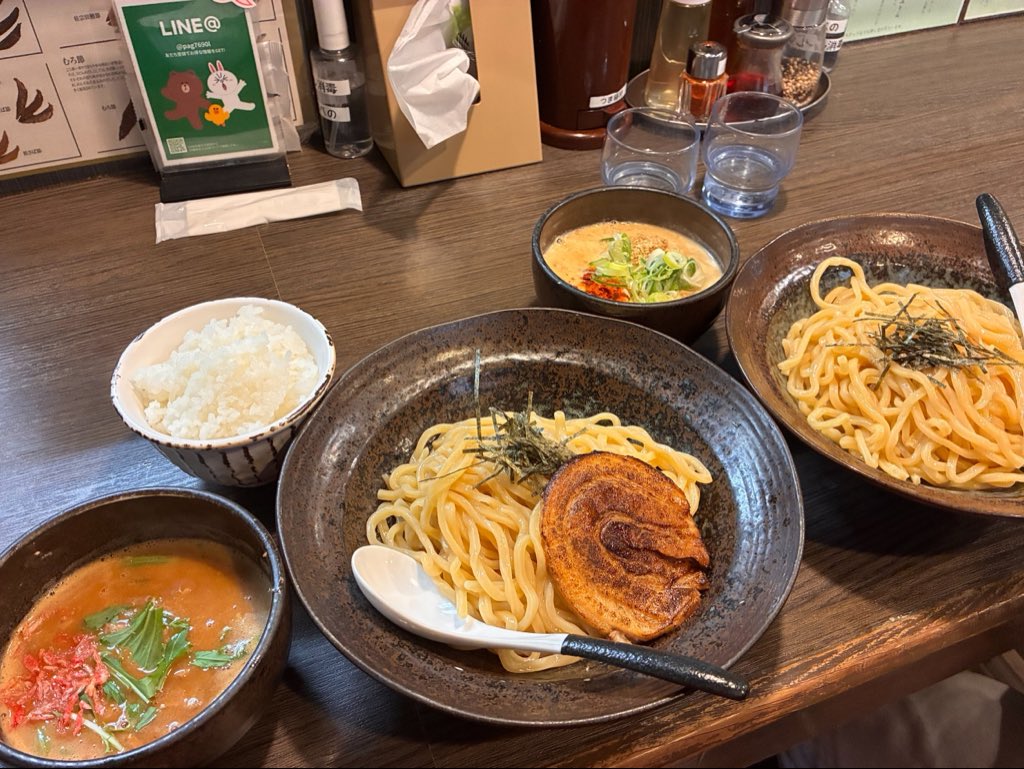 こおり tweet media