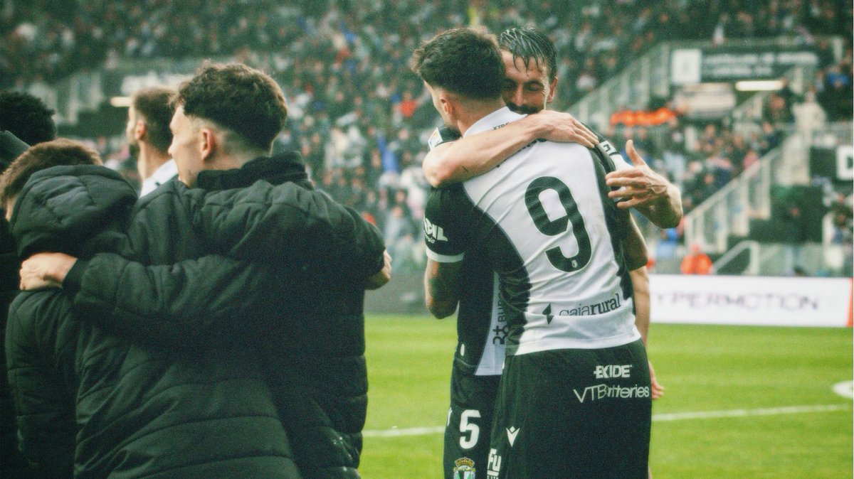 Burgos_CF's tweet photo. 📸 Galería de fotos del #BurgosCFRealSporting
Entra en la web y disfruta de las mejores imágenes 👇🏻
#LALIGARETRO
#BurgosCF
