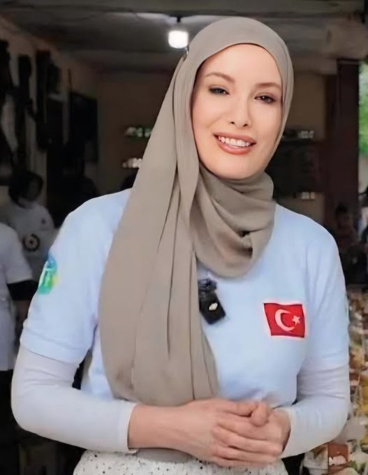 tekhabermerkezi's tweet image. #GamzeÖzçelik yıllar sonra " #OperasyonAlesta" dizisiyle dönüyor.

🔷#TRT tabii'nin bugün okuma provası yapılacak olan iddialı dizisi "Operasyon Alesta"nın oyuncu kadrosuna sürpriz bir isim dahil oldu.  
🔷Yaptığı yardım çalışmalarıyla adından söz ettiren Gamze Özçelik, uzun