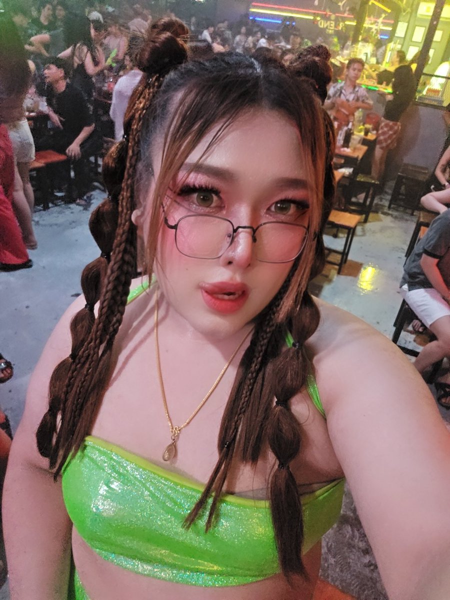 นามิ 🐷 tweet media