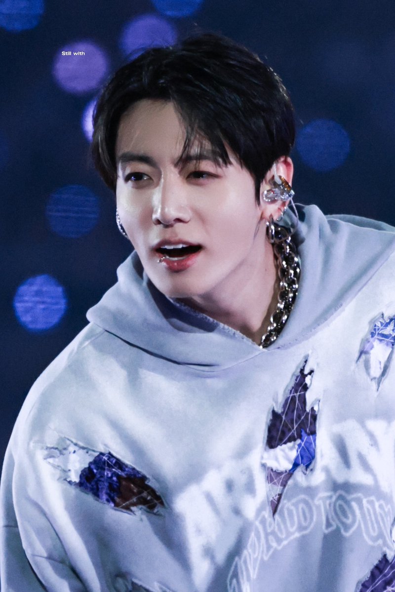 Still with tweet media