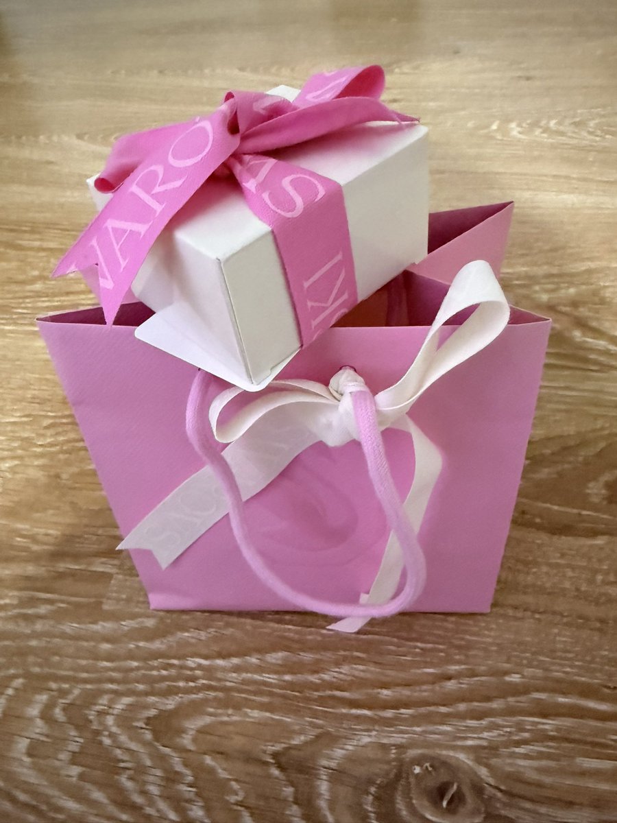 ipekduymaz's tweet photo. Happy 47 to me 🌸🍀🌸 https://t.co/5T3KuZOUwO