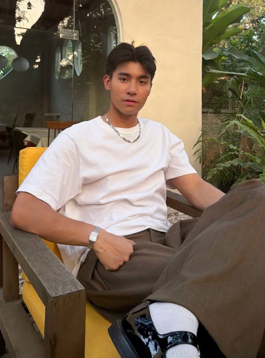 whosechayall's tweet image. ganitong ganito yung naging crush ni esnyr eh🤭

#BRESNYR #BrentManalo #EsnyrRanollo