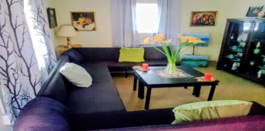 chiqagolil's tweet photo. Po' folks decorate for under $330.00 without thrift shops https://t.co/12YjGYCjOY