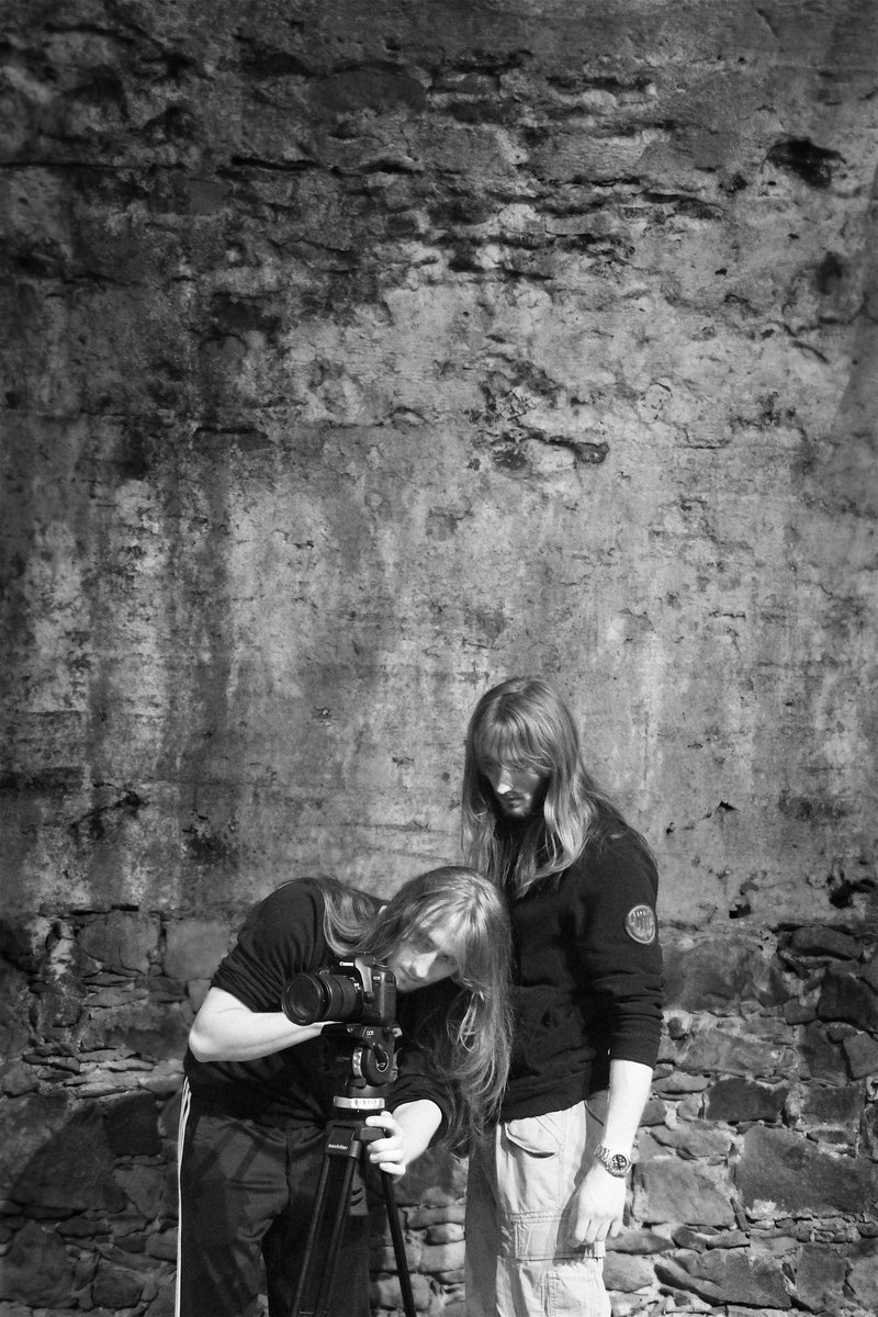 TakkeTwins's tweet image. Take für Tak(k)e 🎬◼️◻️
.
#setlife #filmmaking #behindthescenes #blackandwhitephotography #takketwins