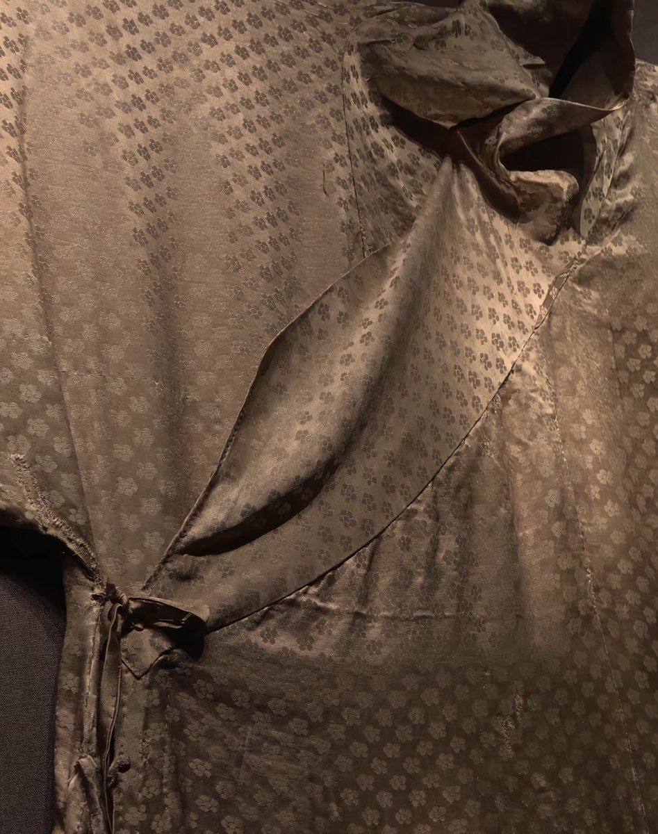 dovis65906's tweet image. 明代梅花紋緞袍。南京市博物館藏
#漢服 #hanfu #明朝 #MingDynasty