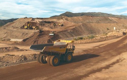 Portal_Minero's tweet image. ¿Está el cortoplacismo frenando la minería peruana? La falta de visión a largo plazo afecta el potencial del sector, advierte experto. #MineríaPeruana #VisiónLargoPlazo #Sostenibilidad 🚜
tinyurl.com/yck5nx4u