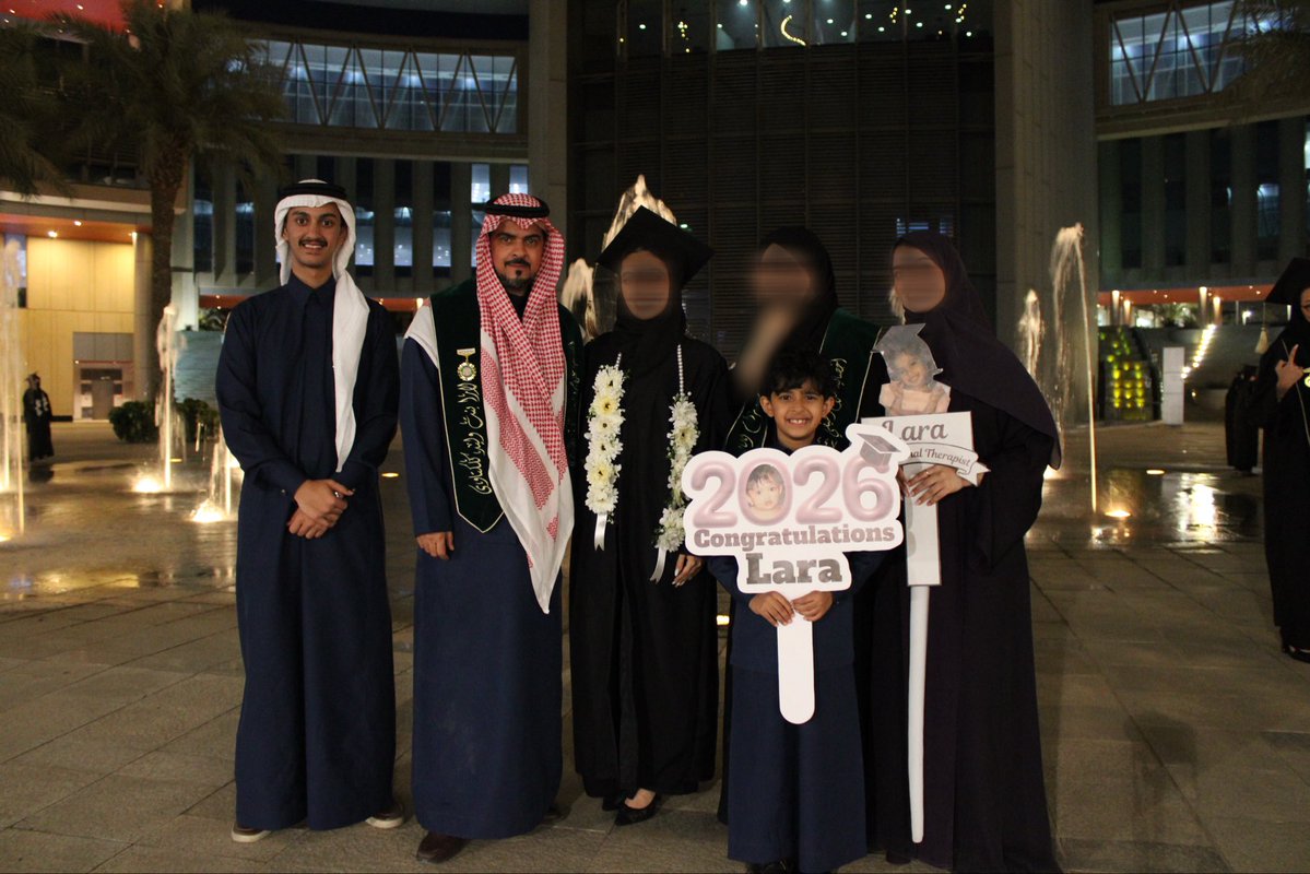 LARA👩🏻‍🎓 tweet media