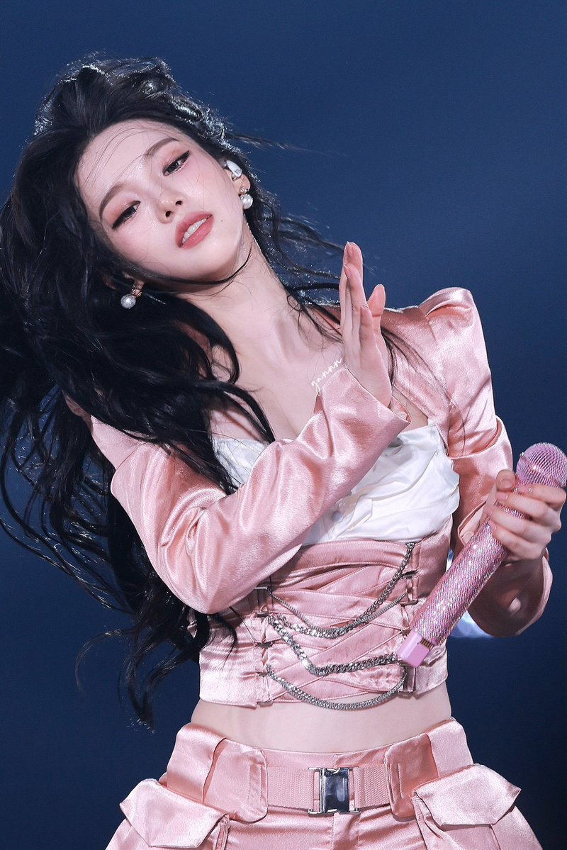 ⊙∑⊙ tweet media