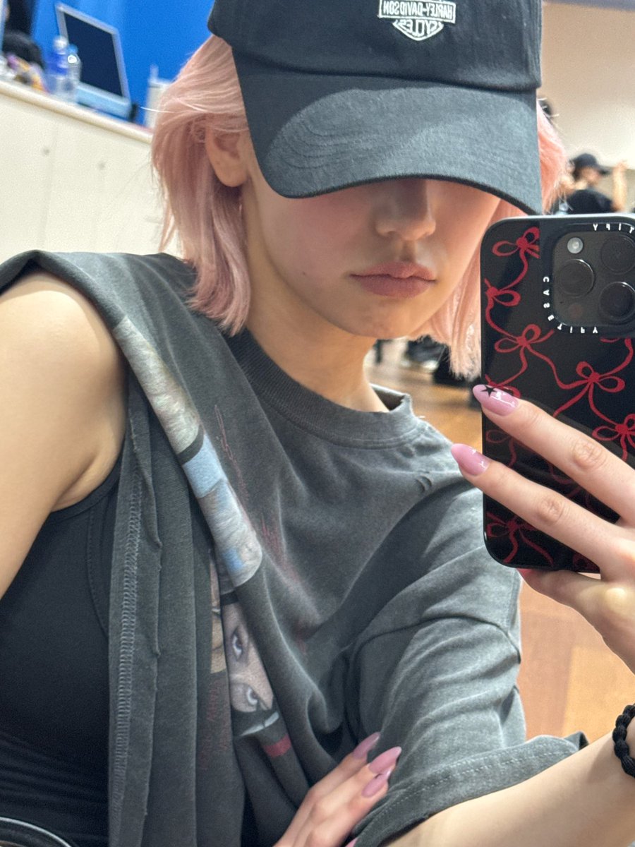 yeji bubble 🖤 tweet media