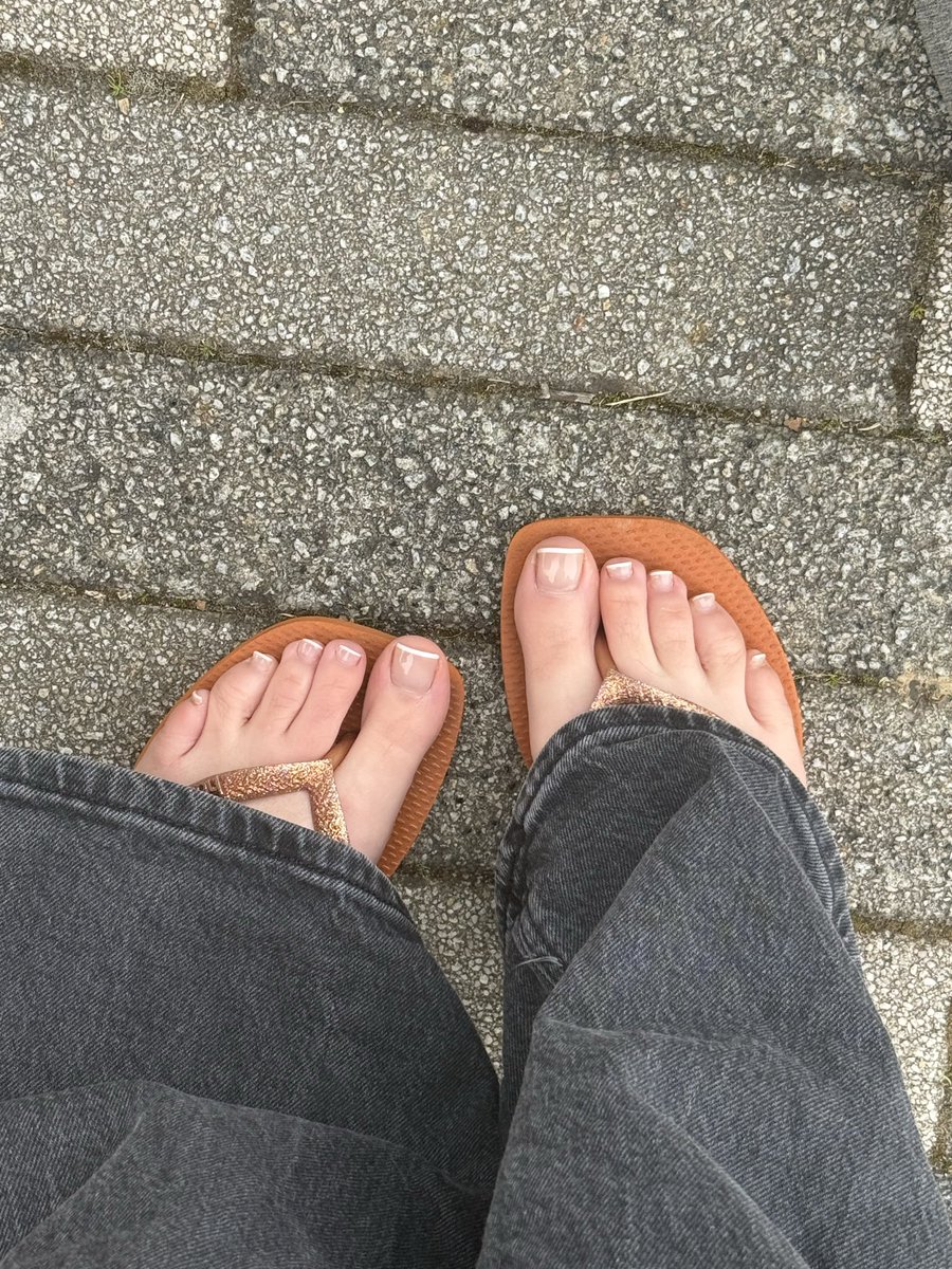 Reine Castro🦶👅 tweet media