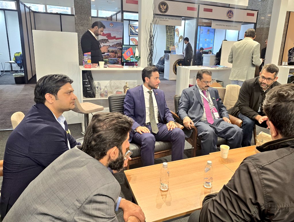 mo18Gamal's tweet photo. 📍 İstanbul 

EURIE Summit 2026’ya katılım sağlayarak, YÖK ve yükseköğretimde uluslararasılaşmaya odaklanan üniversitelerin panellerini takip etme fırsatı bulduk.
Oldukça verimli ve ilham verici bir programdı.
Bu değerli organizasyon için emeği geçen herkese teşekkür ederim. https://t.co/vEeX4O6ZKb