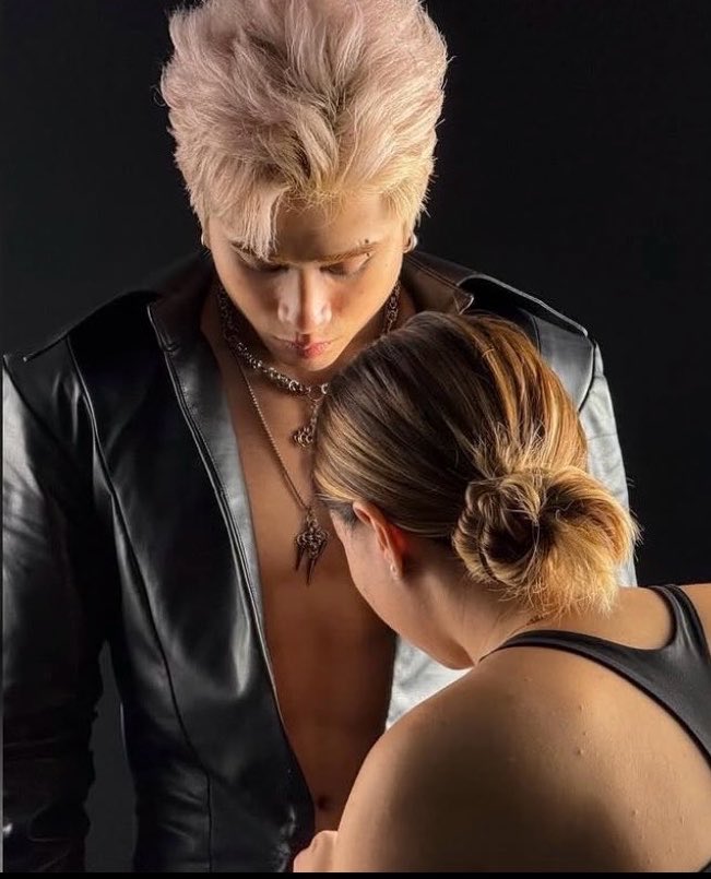 GEL🧛🏻🍢🍭☀️ tweet media