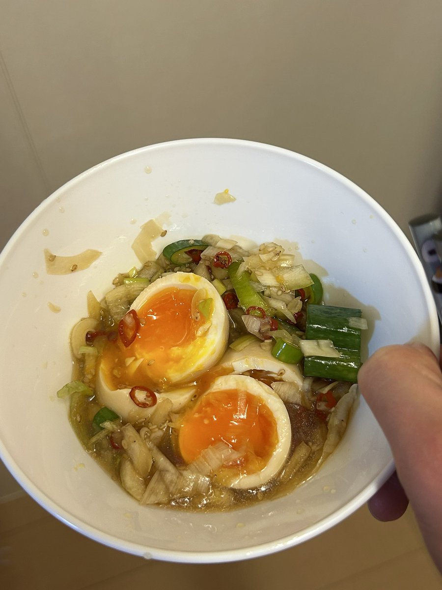 ペンタ tweet media