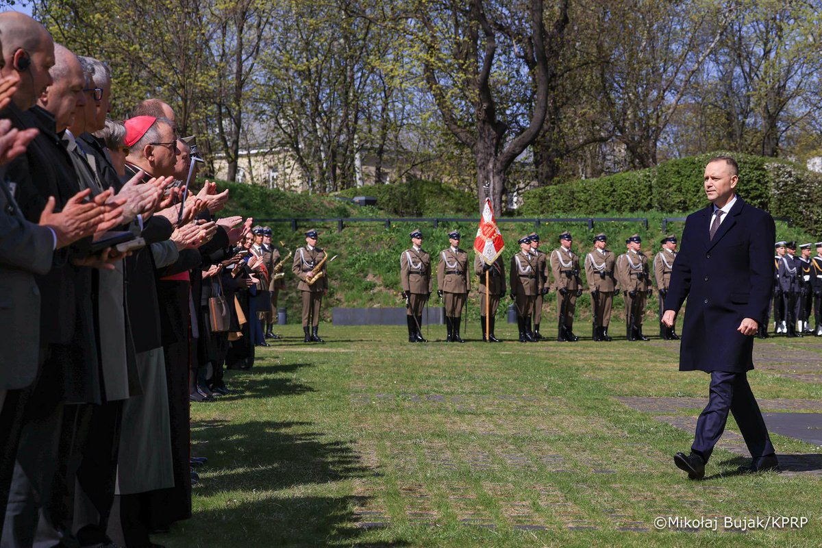 Cosmin Onisii tweet media