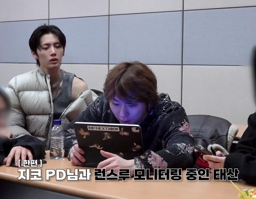 _4ivvey's tweet image. 오잠시만 ㅜㅜ 나진짜이러고봄