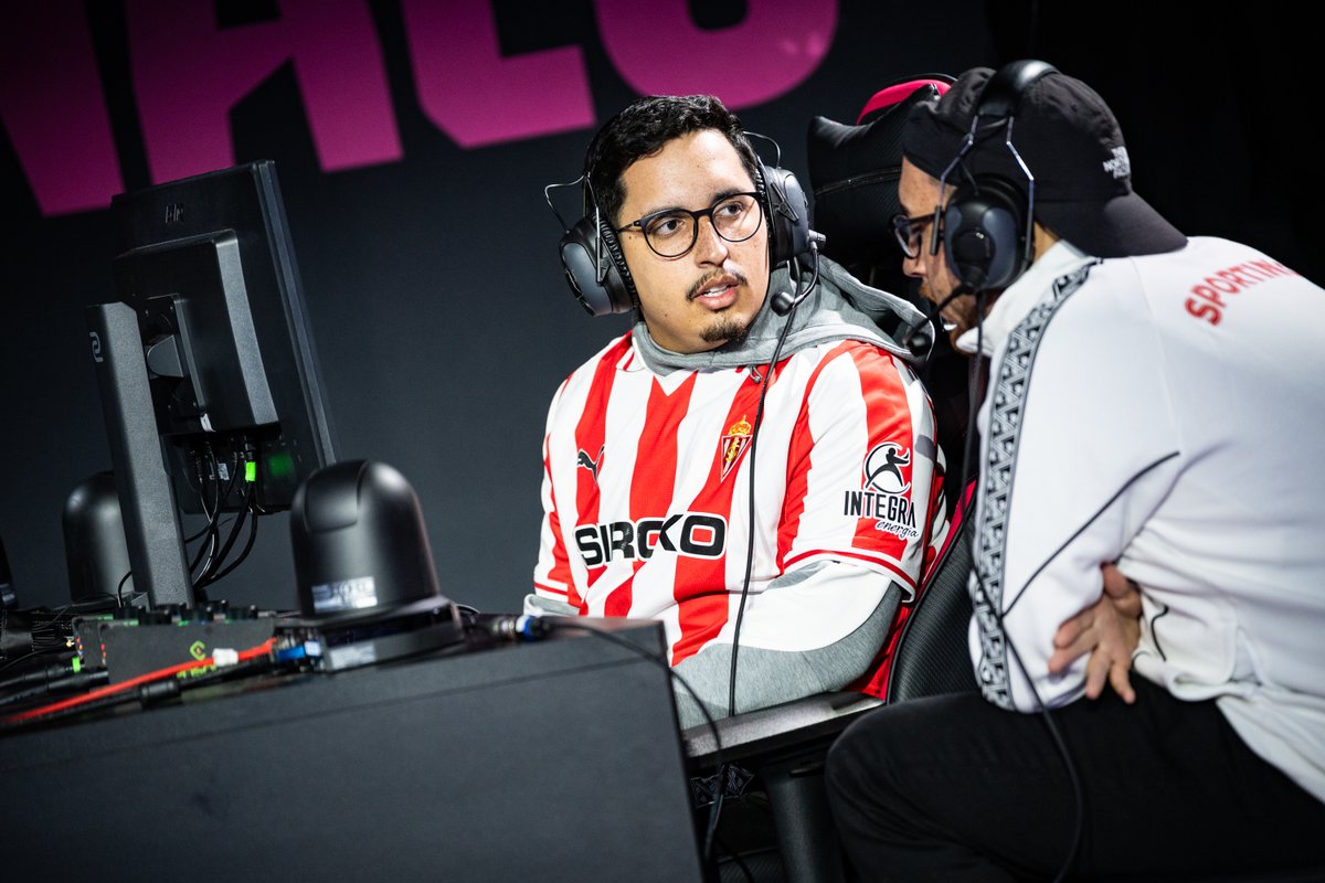 RSGeSports's tweet photo. 🎮 Gran participación de @PHzin en @LALIGA_FCPro Finals.

👏🏻 Nuestro jugador 🟥⬜ llegó hasta las semifinales del campeonato.

ℹ️ https://t.co/1gTRKaVWHG https://t.co/H7JgsQWVQS