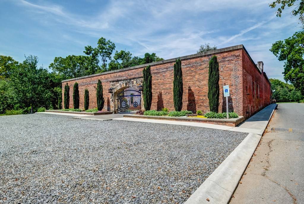 Explorer tweet media