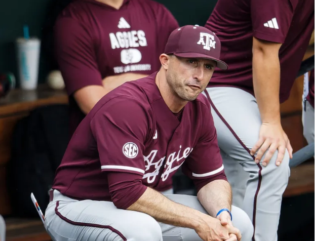 TorresOnTexasAM's tweet photo. YOUR Texas A&amp;M Aggies are up to No. 10 in the new @d1baseball poll - after taking both games from Texas this weekend.

HOW BOUT MICHAEL EARLEY AND THIS SQUAD 😤😤 https://t.co/jcHb2YLVrs