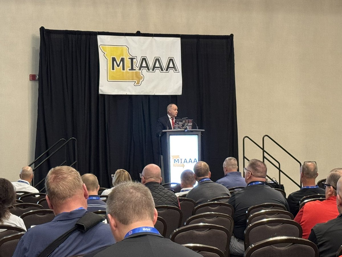 MIAAAMO1's tweet photo. Second General Session underway at the MIAAA Spring Conference!

Phil Rison, CMAA, NIAAA Executive Director, delivering a great message on Athletic Administrators: Game Changers for Life.

Focus today—provide, share, and encourage and challenge.

#MIAAA #EducationBasedAthletics https://t.co/nznGyysh8H