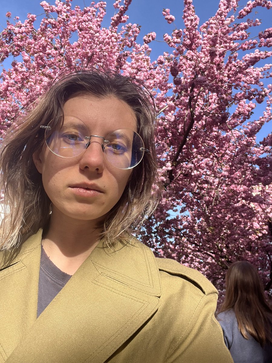 Александрова 🐝 tweet media