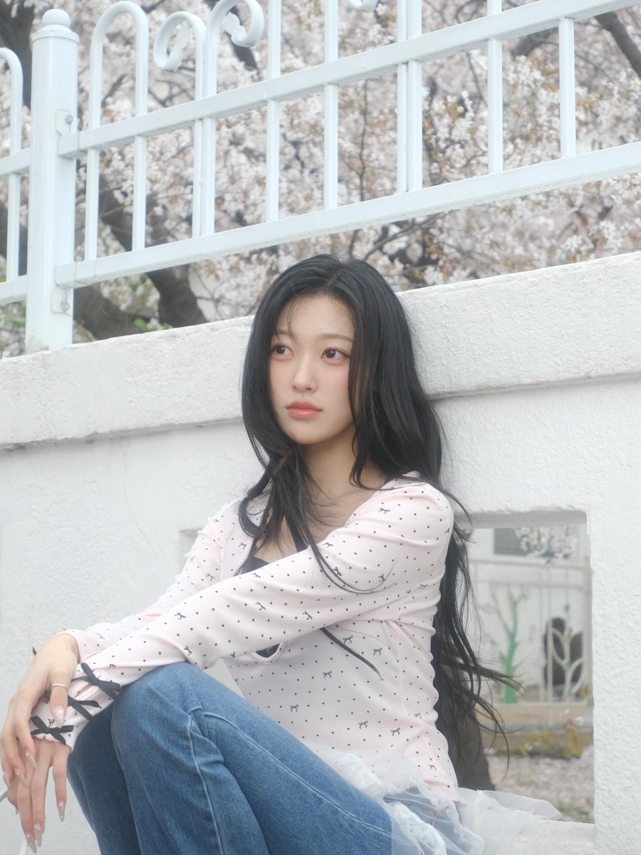 choerry zip tweet media