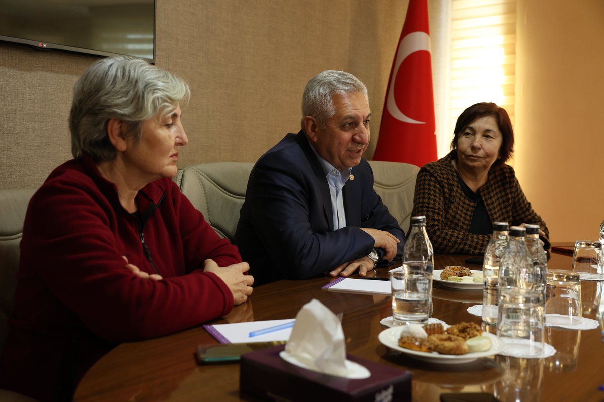 DEM Parti tweet media