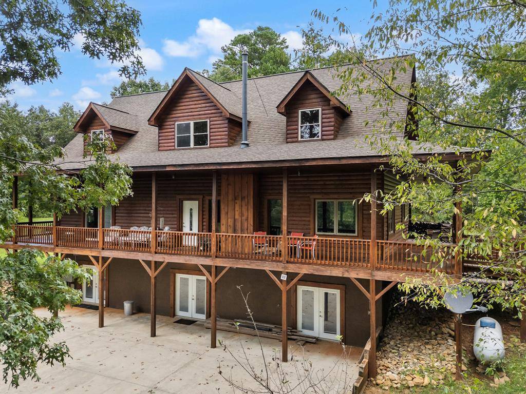 Explorer tweet media