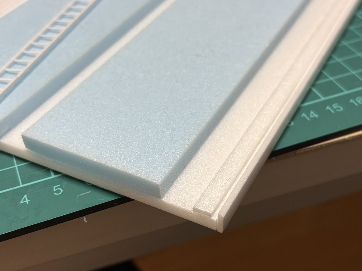 青ガマ tweet media