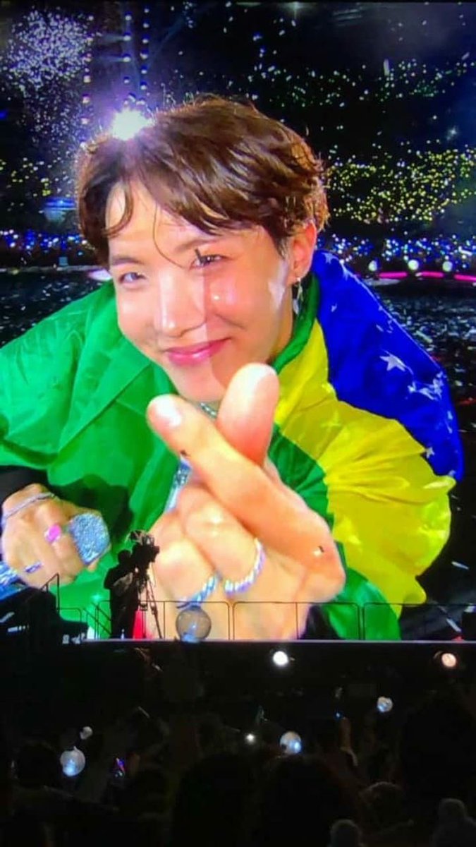rainbowbts's tweet photo. ARMYs, todos merecem viver esse sonho.

então se você viu esse tweet na tml copia + cola as tags❕

BRAZIL NEEDS EXTRA DATES
BRASIL PRECISA DE DATAS EXTRAS
#BTSMoreDatesBrazil
#BTSInBrazil
#BTSBrazil2026
#BTSExtraShowBrazil
@BIGHIT_MUSIC
@HYBEOFFICIALtwt
@LiveNationBR
@TicketmasterBR