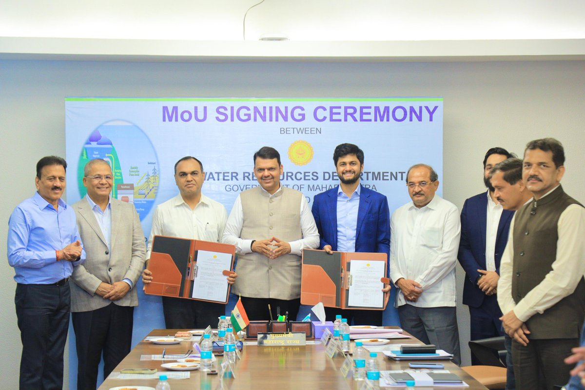 Girish Mahajan tweet media