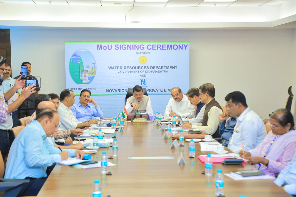 Girish Mahajan tweet media