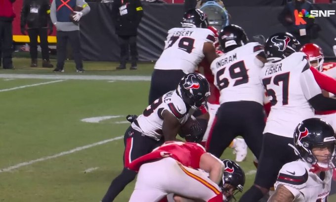 subBurgher's tweet image. 1/7 Good morning #SteelersNation! Three free agents the Steelers could consider signing:

RB Dare Ogunbowale
TE Donald Parham
CB Martin Emerson

None are splashy, but they offer intrigue and upside worth a flier on - @jclark1233 Are you signing one? 
 #HereWeGo
