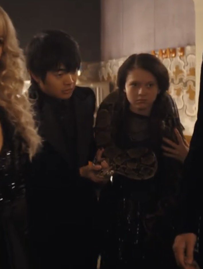 quarterqueller's tweet photo. he’s holding her snake 😭 oh wyatt https://t.co/k7p6VFZgx6