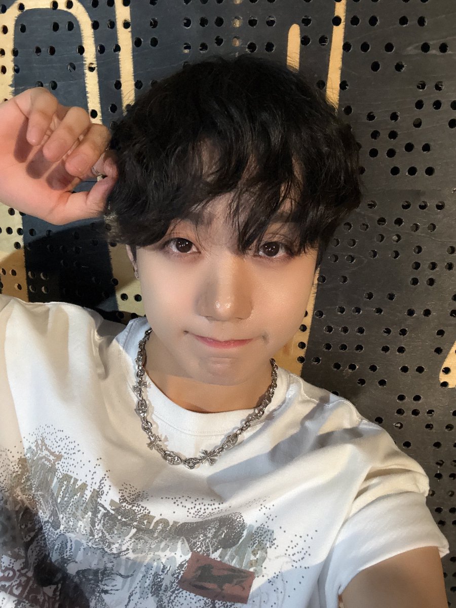 TRENDZ (트렌드지) tweet media