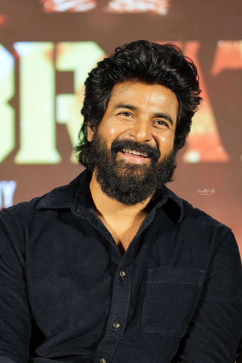 isureshofficial's tweet image. #Sivakarthikeyan helped with my son’s education in Netherlands.We didn’t get any loan as I only had my house 🏡. He gave me ₹50 lakhs as collateral in bank. Today, my son is earning ₹4–5 lakhs all because of him - Actor #Premkumar

#SK | #ActorPrem