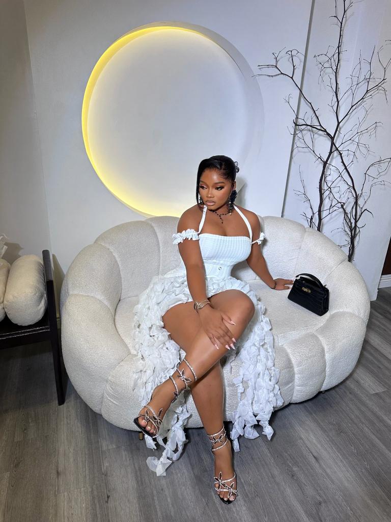 MARYEEE👑 tweet media