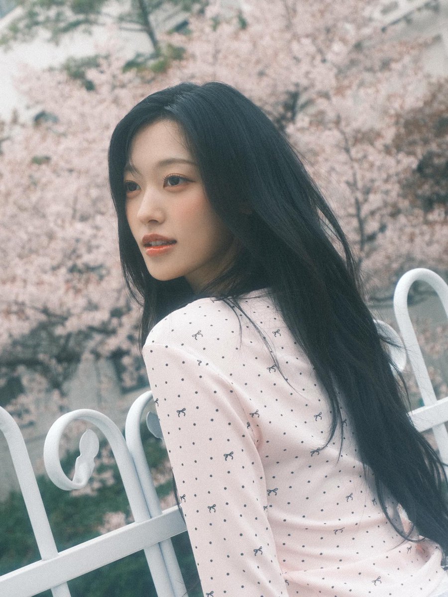 choerry zip tweet media