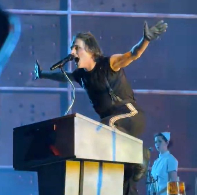 Daily Gerard Arms tweet media