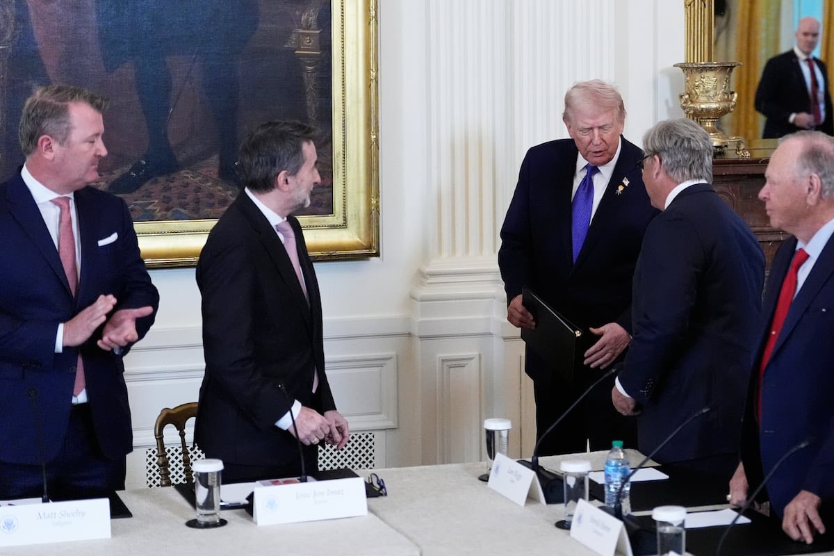 Juan López de Uralde tweet media