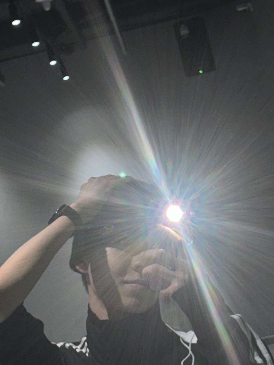 luz..☆ tweet media