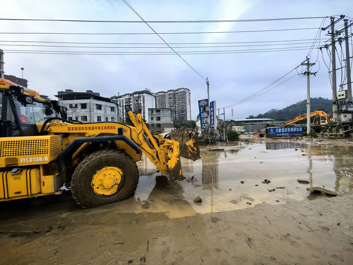 jonyang_heavy's tweet photo. see more：https://t.co/S6I7nUZrmH #demolitionrobot #emergencyequipment #engineeringmachinery  #fyp #RescueEquipment #MachinePower #DisasterRescue #EmergencyResponse https://t.co/ND9qXqVhGT