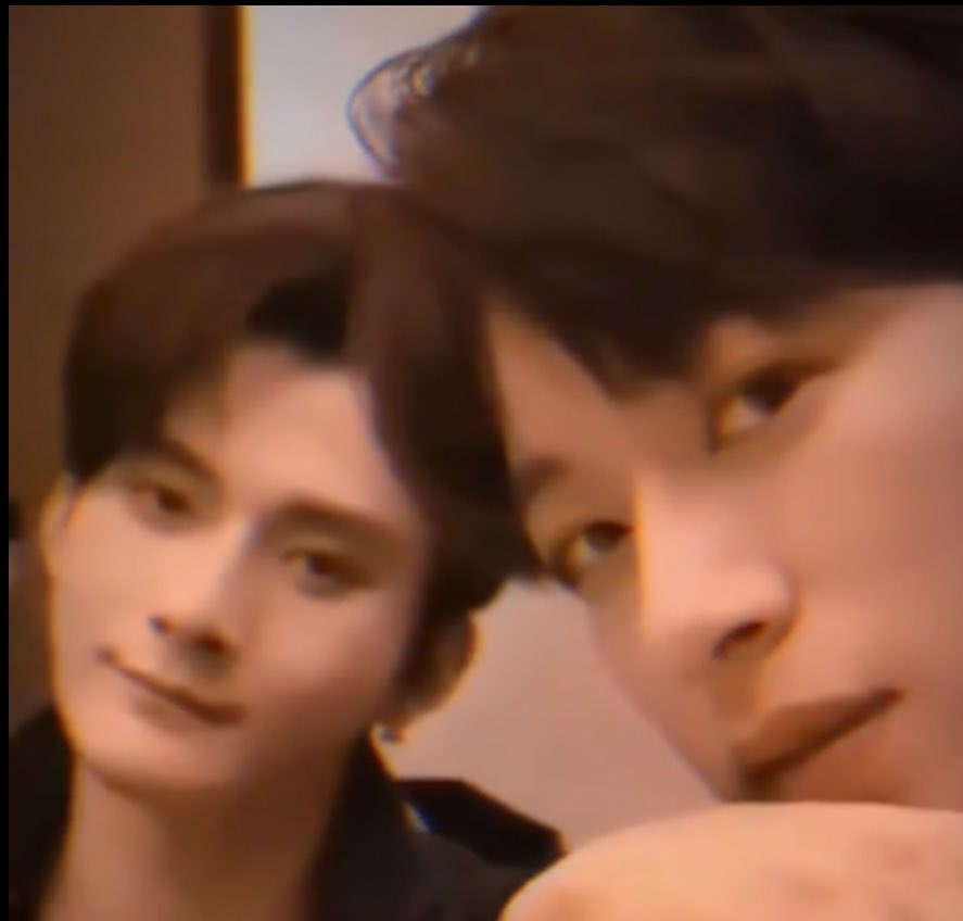 หมาป่าหวง 🐺                 กระต่ายหวง 🐰