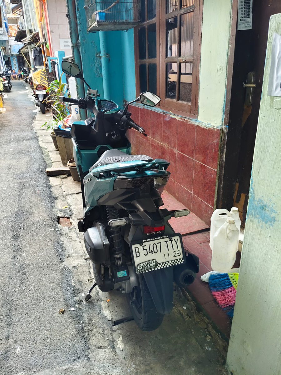 fdlranara's tweet photo. DI JUAL VARIO125 NEW 2024 CBS ISS 
Spek dan harga langsung hubungi
WA: 085691100036
#vario125 #jualmotor #biled #variomodif https://t.co/L4qfoBo5IM