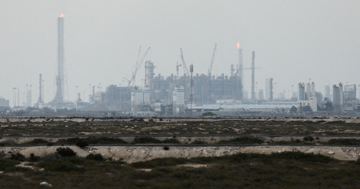 L'Express tweet media