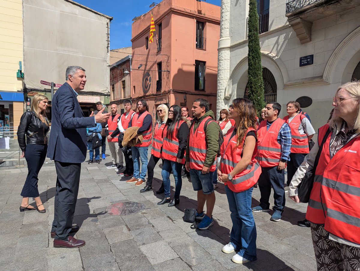 AjBadalona's tweet photo. 🤝 #Badalona incorpora 40 agents cívics per promoure la bona convivència i respecte als espais públics a tots els barris de la ciutat

ℹ️ https://t.co/IMcq7kjWbF https://t.co/CgQZFQzKzT
