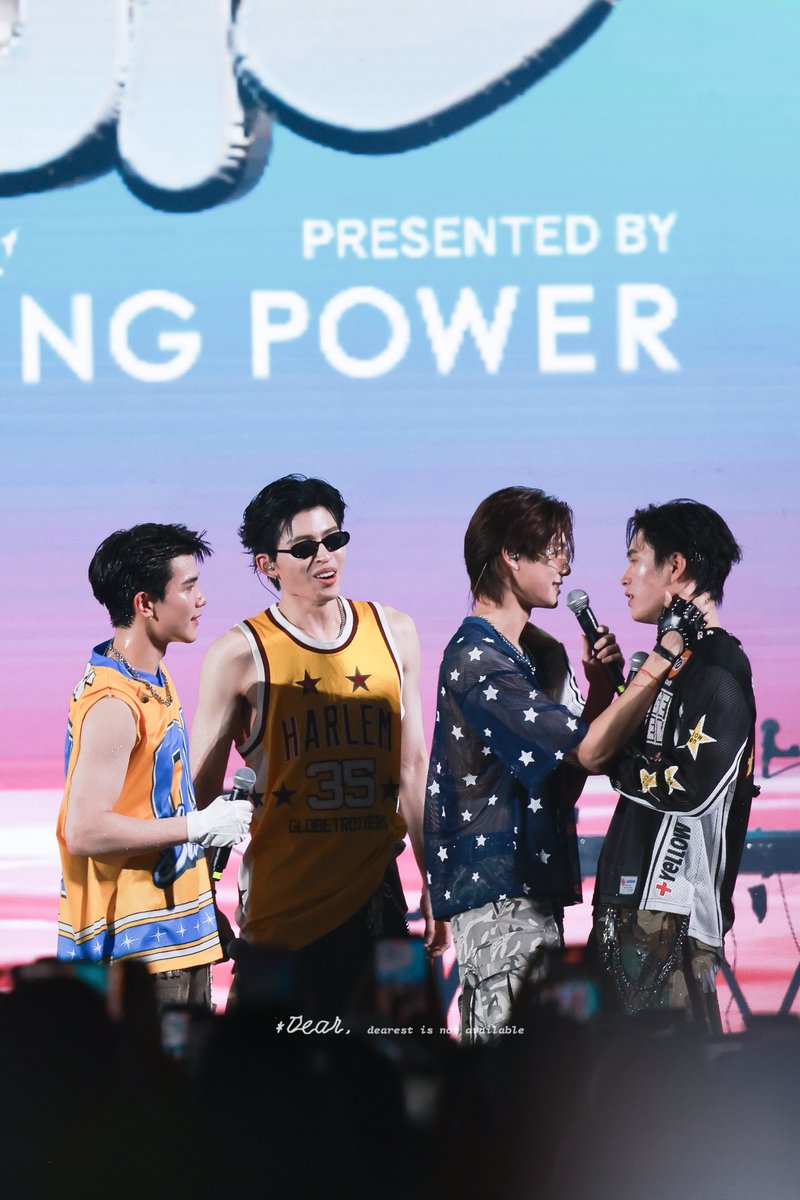 𝑫𝑬𝑨𝑹 tweet media