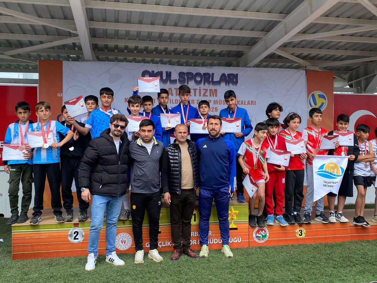 🏃‍♂️ Büyük Gurur! 🏆

11-12 Nisan tarihlerinde Diyarbakır’da düzenlenen Okul Sporları Atletizm Grup Müsabakaları Küçük Erkekler Kategorisinde ilimizi temsil eden Solhan Dilektepe Ortaokulu öğrencilerimiz, gösterdikleri üstün performansla bölge şampiyonu olmuştur. 👏

Bu önemli