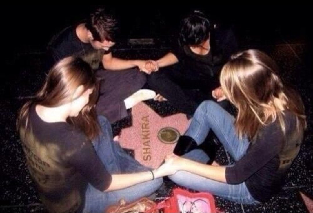 samla merece o VIP no shakicabana 👑🐺 tweet media